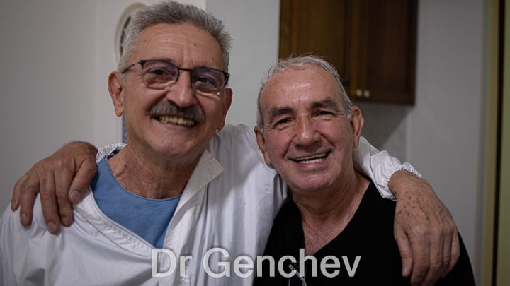 Dr. Genchev Komplette Zahnrestauration bei zahnlosem Patienten
